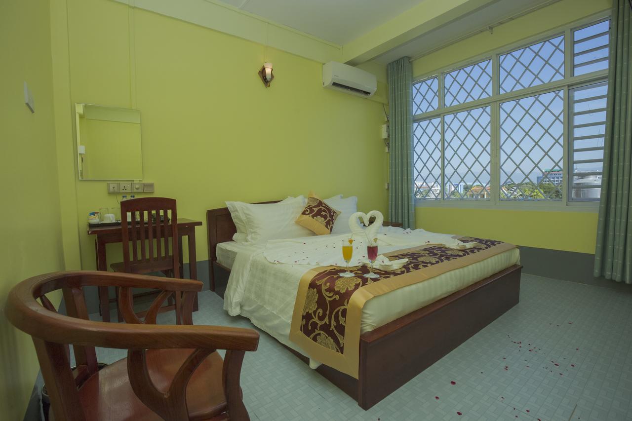 Golden Gum-Kino Hotel Mandalay Exterior foto